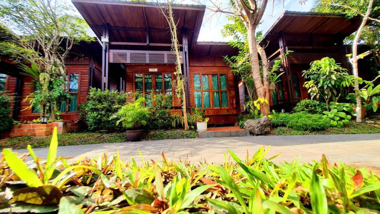 Areeya Phubeach Resort Wooden House บ้านช่องพลี ภายนอก รูปภาพ